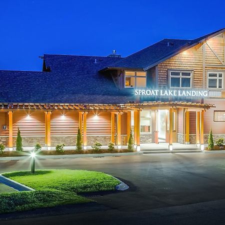 Sproat Lake Landing Resort Great Central エクステリア 写真