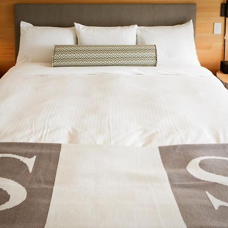 Sproat Lake Landing Resort Great Central エクステリア 写真
