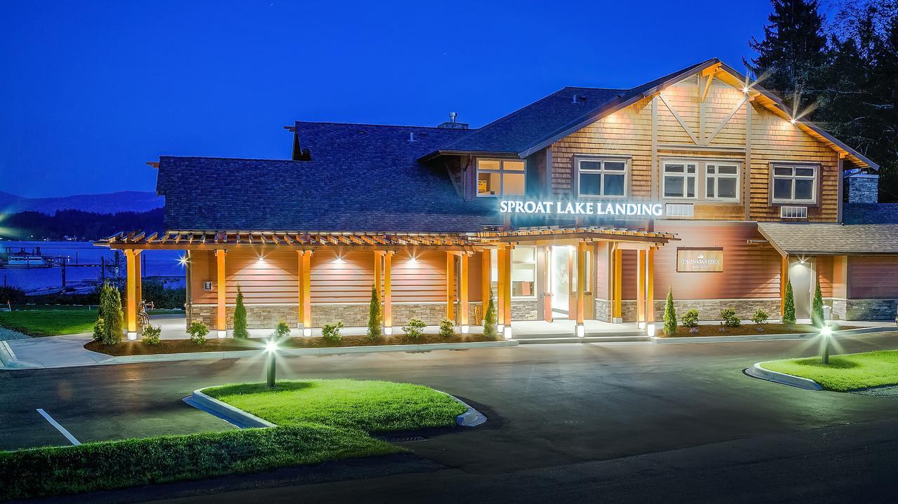 Sproat Lake Landing Resort Great Central エクステリア 写真