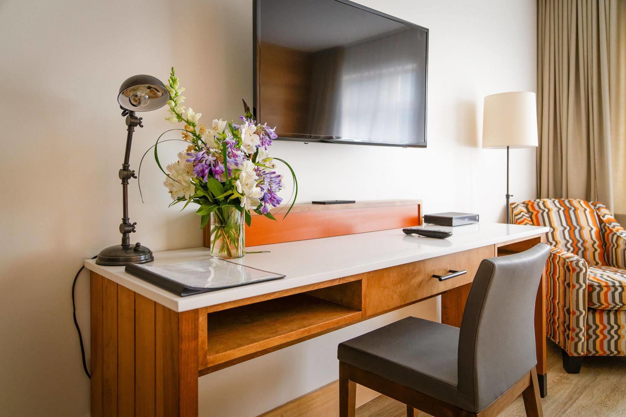 Sproat Lake Landing Resort Great Central エクステリア 写真