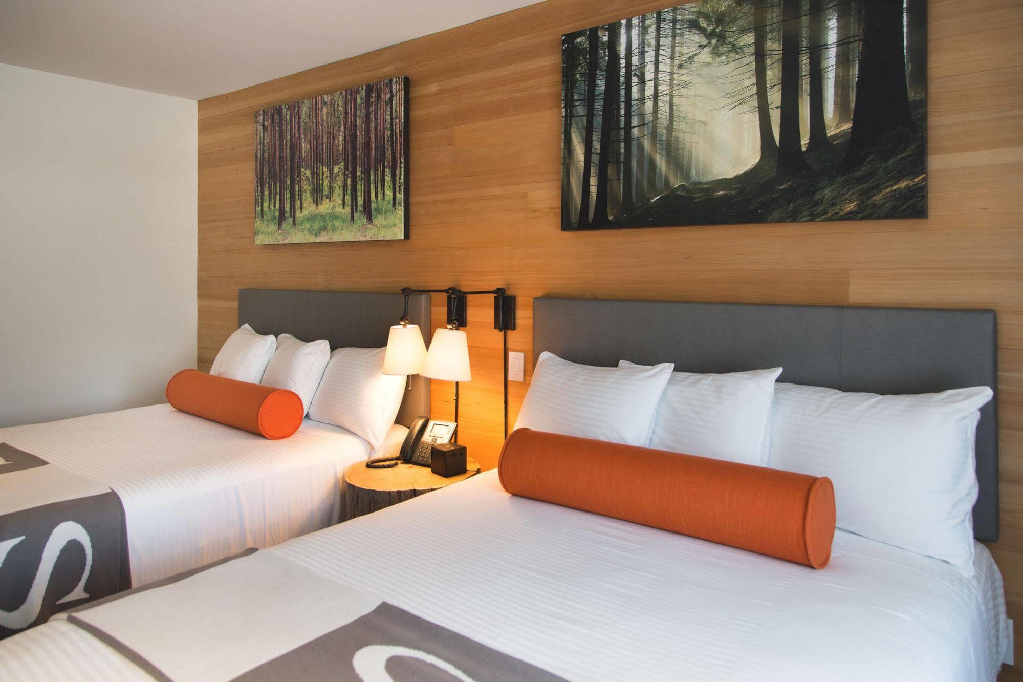 Sproat Lake Landing Resort Great Central エクステリア 写真